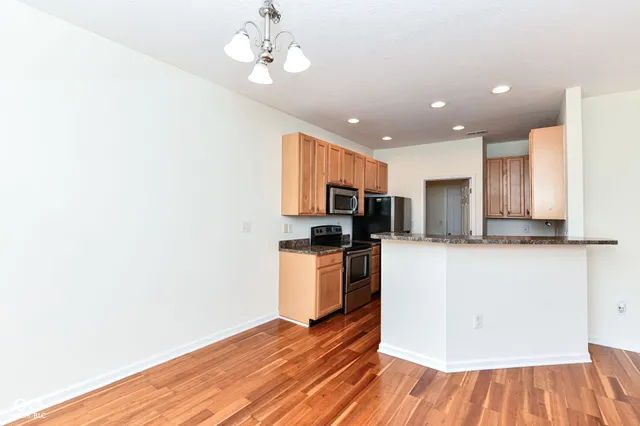 $2,000 | 4012 Weston Pointe Drive, Zionsville, IN 46077