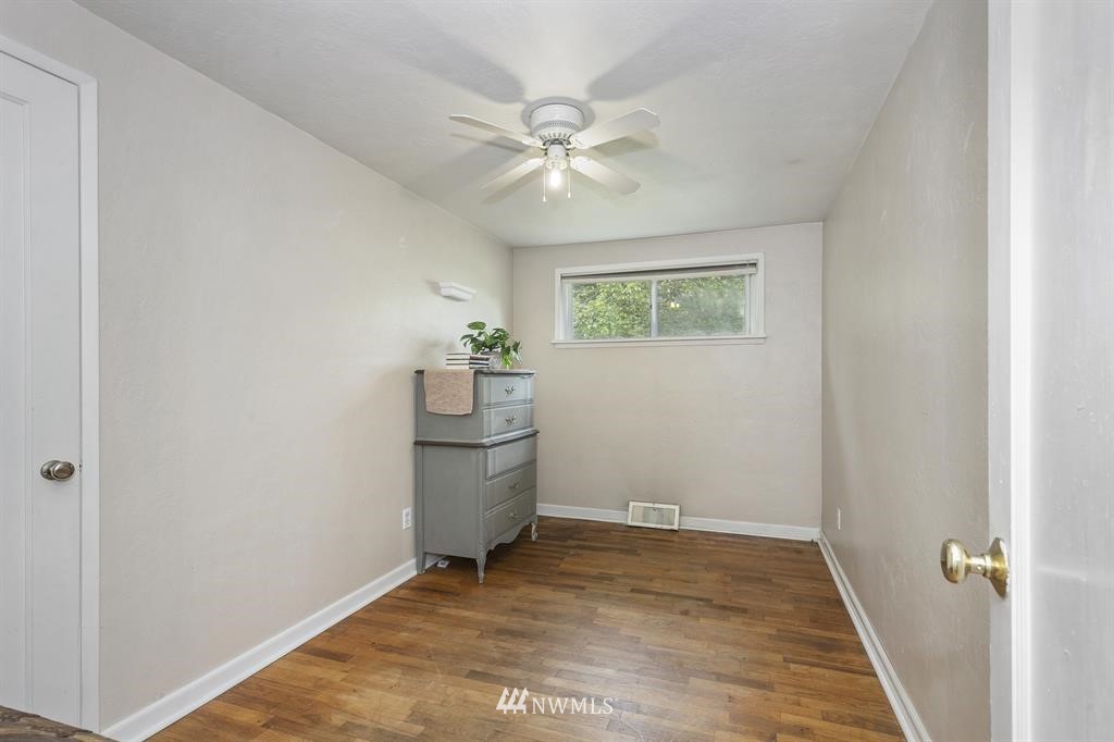 1715 Rocky Point Road Northwest Bremerton, WA 98312 - Photo 8 of 14 Gallery Image 8