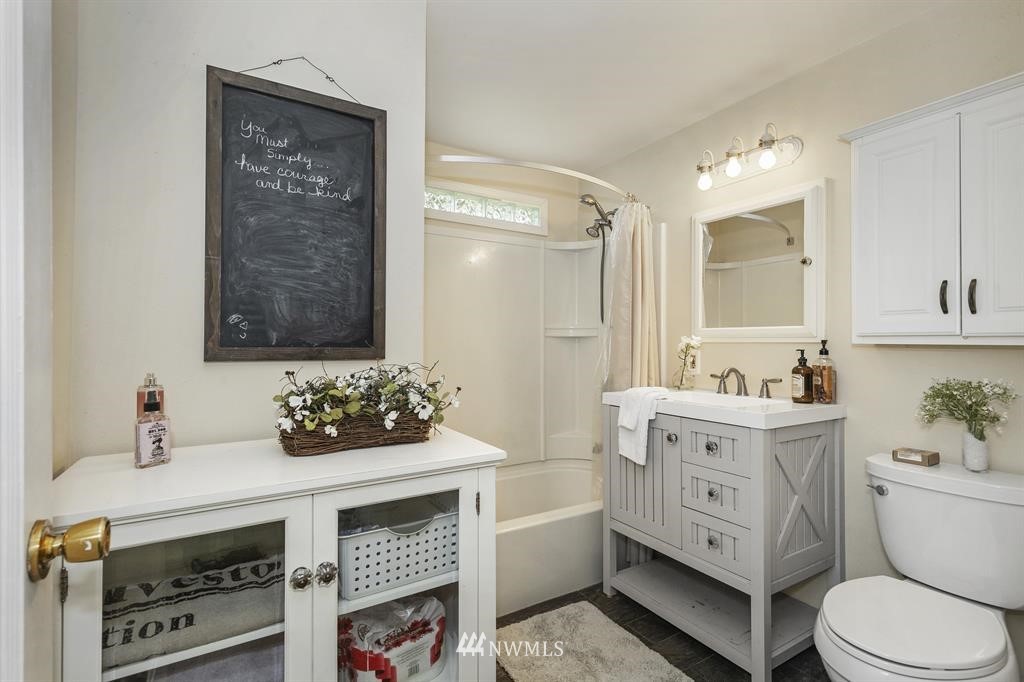 1715 Rocky Point Road Northwest Bremerton, WA 98312 - Photo 10 of 14 Gallery Image 10