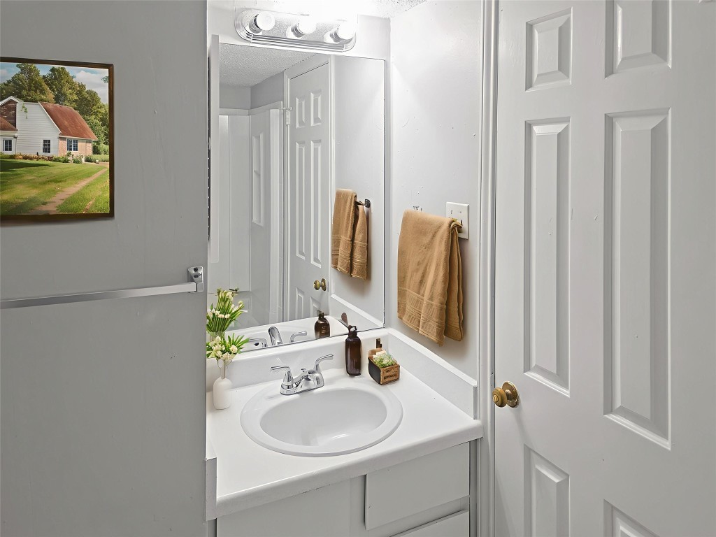 2401 Leon Street, Unit 110 Austin, TX 78705 - Photo 4 of 13 Bathroom with vanity