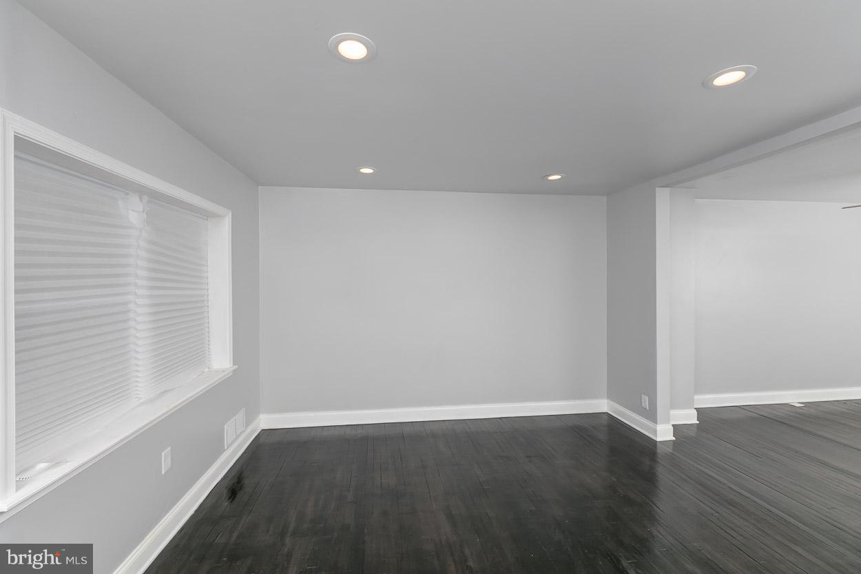 807 Benninghaus Road Baltimore, MD 21212 - Photo 5 of 30 Living Room