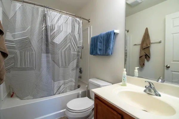 $2,700 | 522 Richard Brown Boulevard, Volo, IL 60073