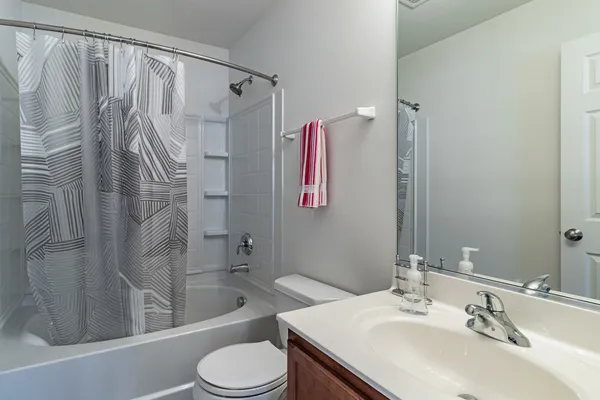 $2,700 | 522 Richard Brown Boulevard, Volo, IL 60073