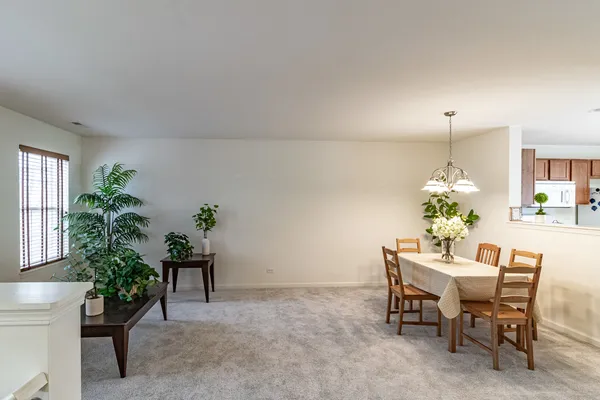 $2,700 | 522 Richard Brown Boulevard, Volo, IL 60073