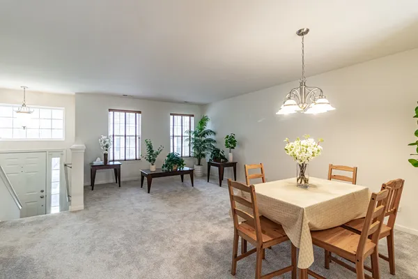 $2,700 | 522 Richard Brown Boulevard, Volo, IL 60073
