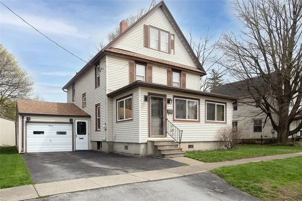 $134,900 | 7 Genesee Street East, Perry, NY 14530