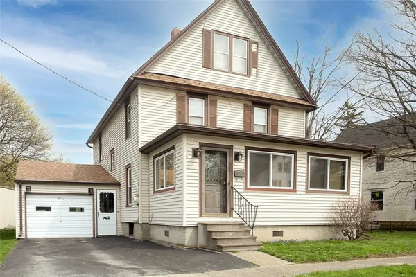 $134,900 | 7 Genesee Street East, Perry, NY 14530
