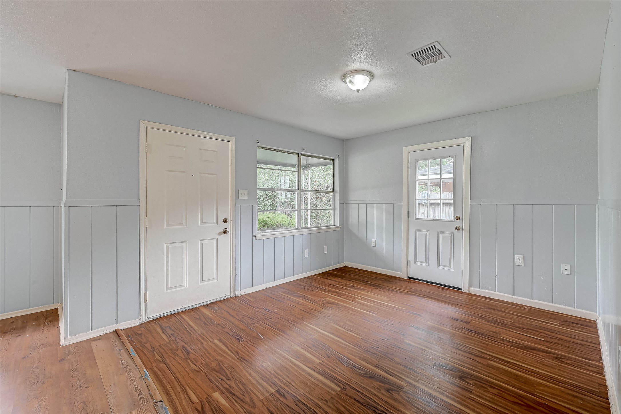 3406 St Benedict Street Houston, TX 77021 - Photo 2 of 15