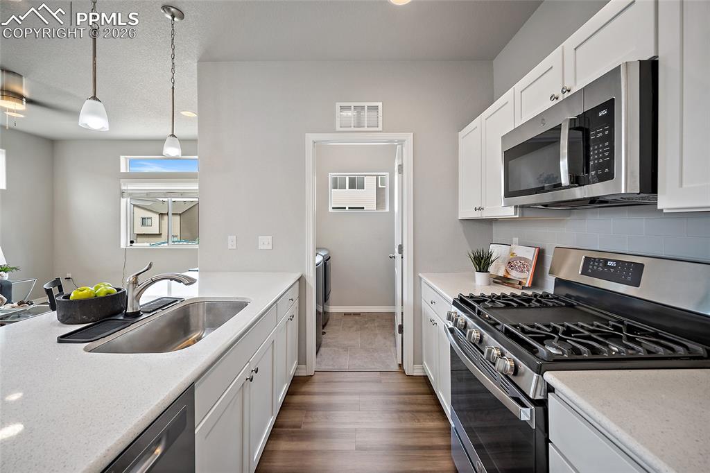 5255 Aeroglide Loop Colorado Springs, CO 80916 - Photo 5 of 23