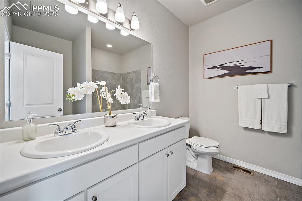5255 Aeroglide Loop Colorado Springs, CO 80916 - Photo 10 of 23