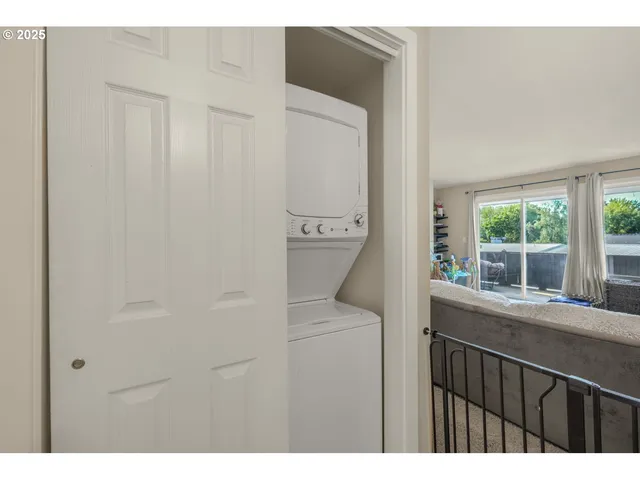 $249,000 | 10090 Southwest Beaverton Hillsdale Highway, Unit 13, Beaverton, OR 97005