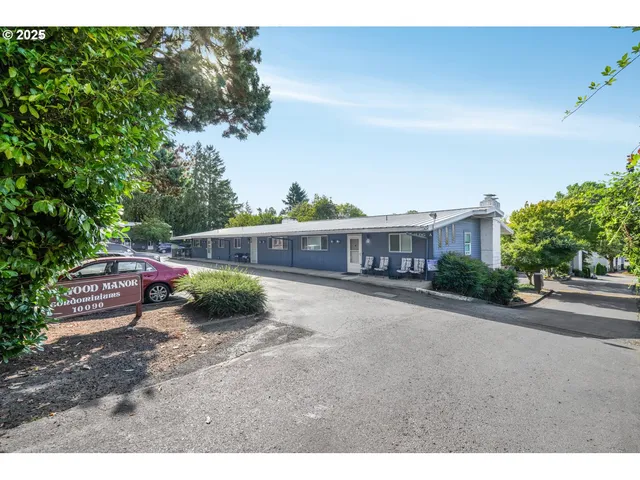 $249,000 | 10090 Southwest Beaverton Hillsdale Highway, Unit 13, Beaverton, OR 97005