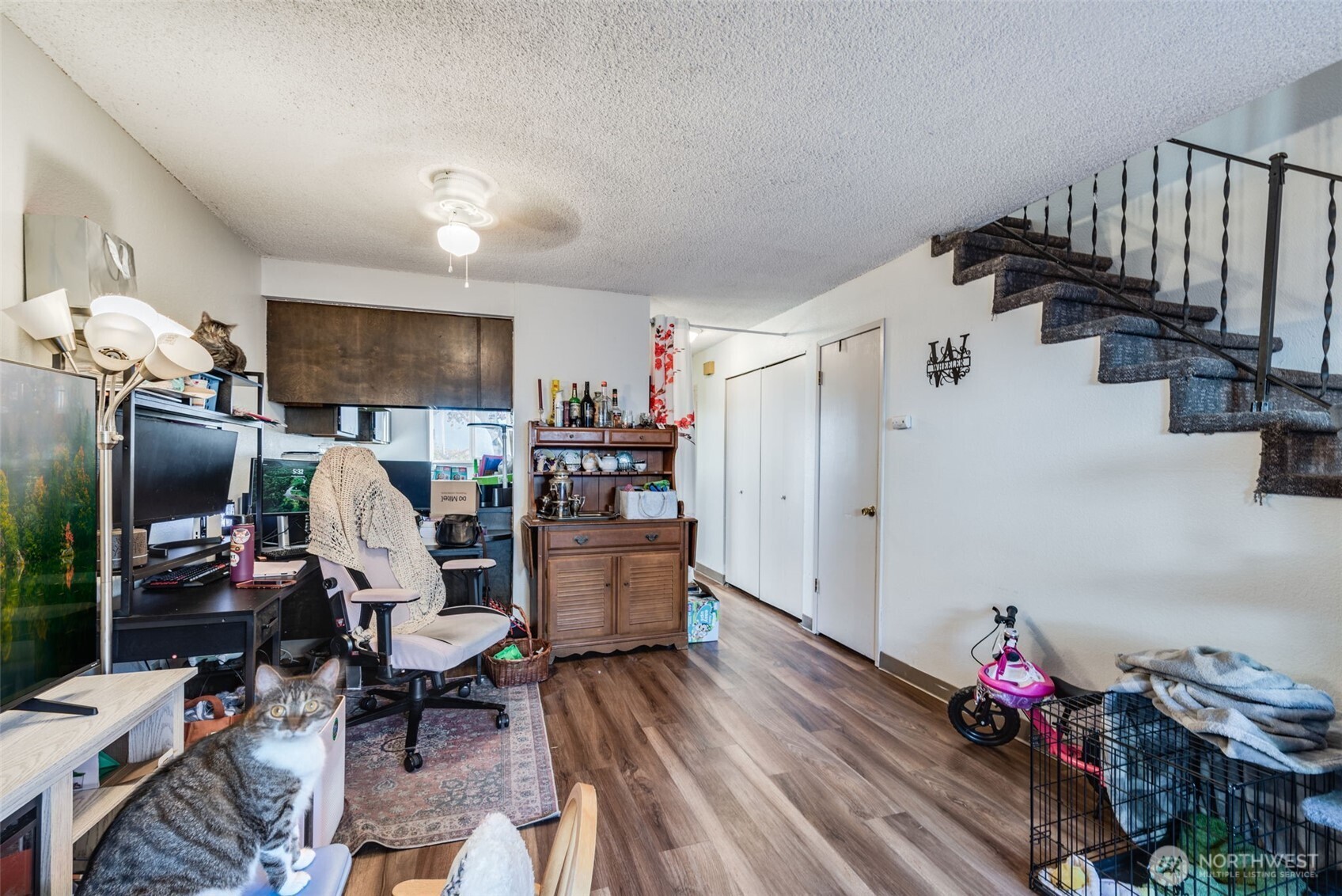1602 Delaware Street Longview, WA 98632 - Photo 18 of 40 a living room with lots of furniture and wooden floor