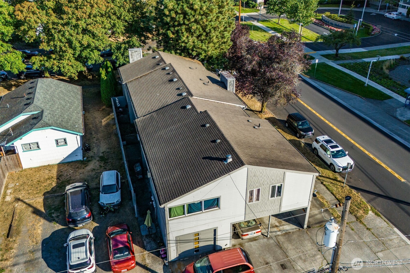 1602 Delaware Street Longview, WA 98632 - Photo 37 of 40 an aerial view of residential houses with outdoor space