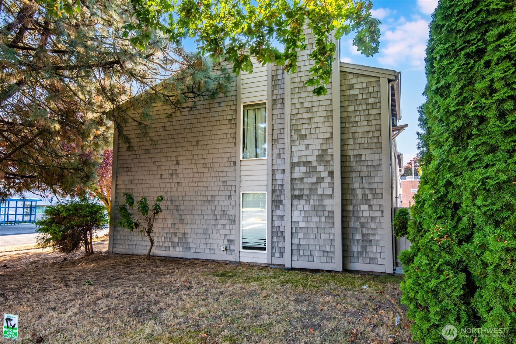 1602 Delaware Street Longview, WA 98632 - Photo 10 of 40 a view of front door and yard