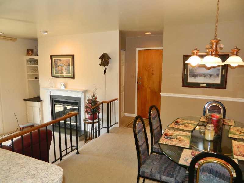 2401 Kenzie Road Pittsburgh, PA 15205 - Photo 8 of 25 Entry/Foyer.