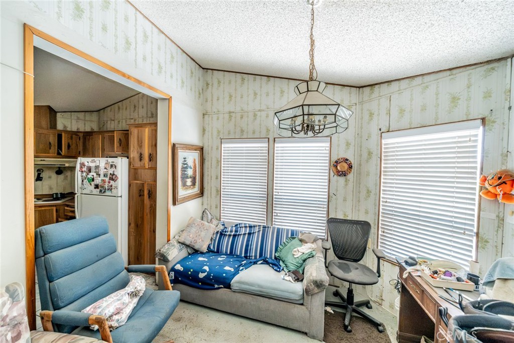 19384 El Rivino Road Bloomington, CA 92316 - Photo 9 of 31 Gallery Image 9