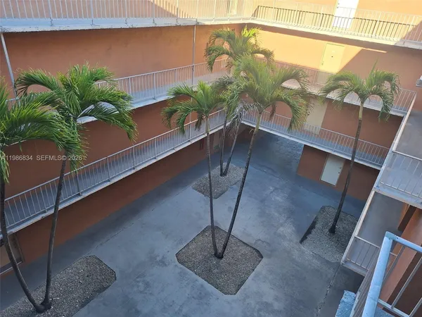 $2,100 | 17600 Northwest 68th Avenue, Unit B4009, Hialeah, FL 33015