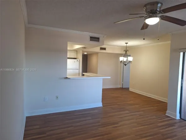 $2,100 | 17600 Northwest 68th Avenue, Unit B4009, Hialeah, FL 33015