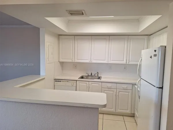 $2,100 | 17600 Northwest 68th Avenue, Unit B4009, Hialeah, FL 33015