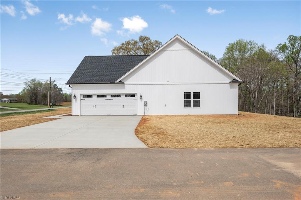 820 Community Road Lexington, NC 27295 - Photo 6 of 36 Gallery Image 6