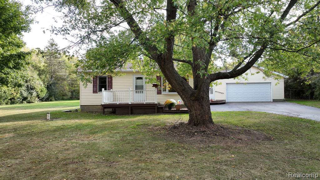 6444 Lucas Road Flint, MI 48506 - Photo 3 of 49