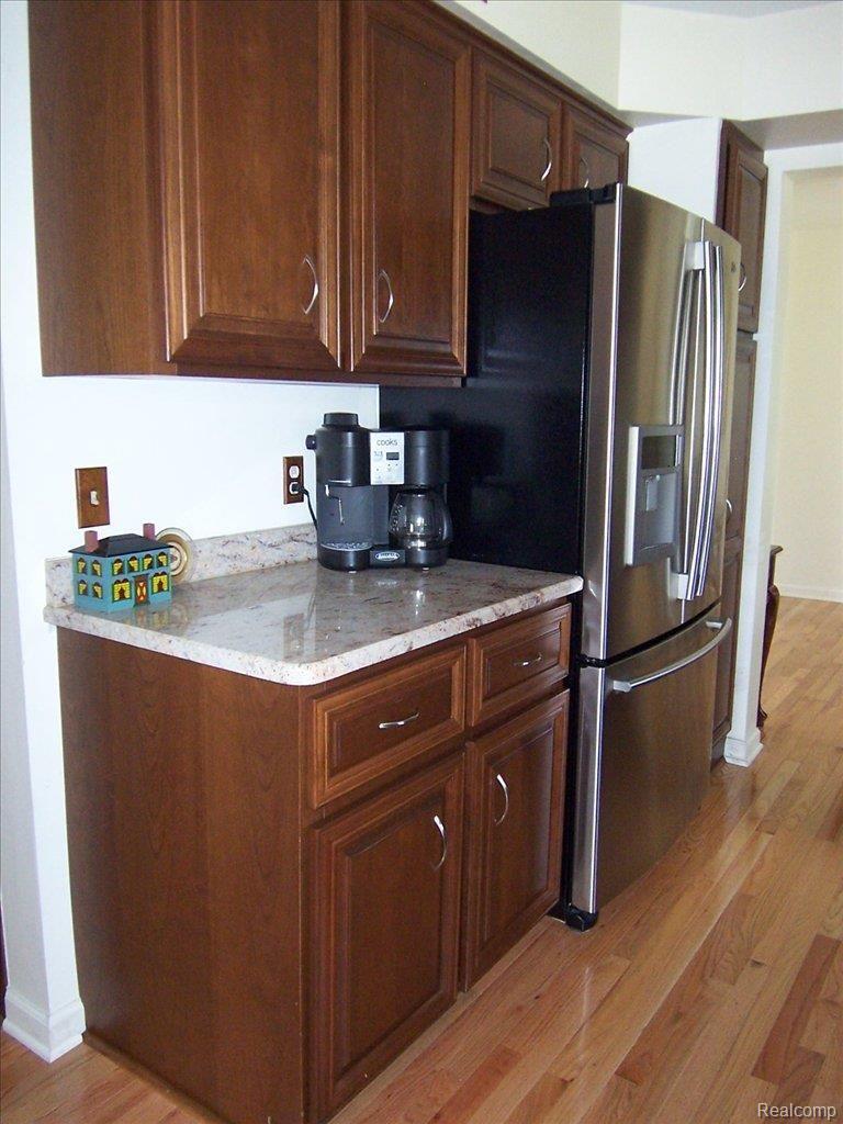 1450 Antler Court Rochester, MI 48309 - Photo 10 of 25 100_7461.jpg