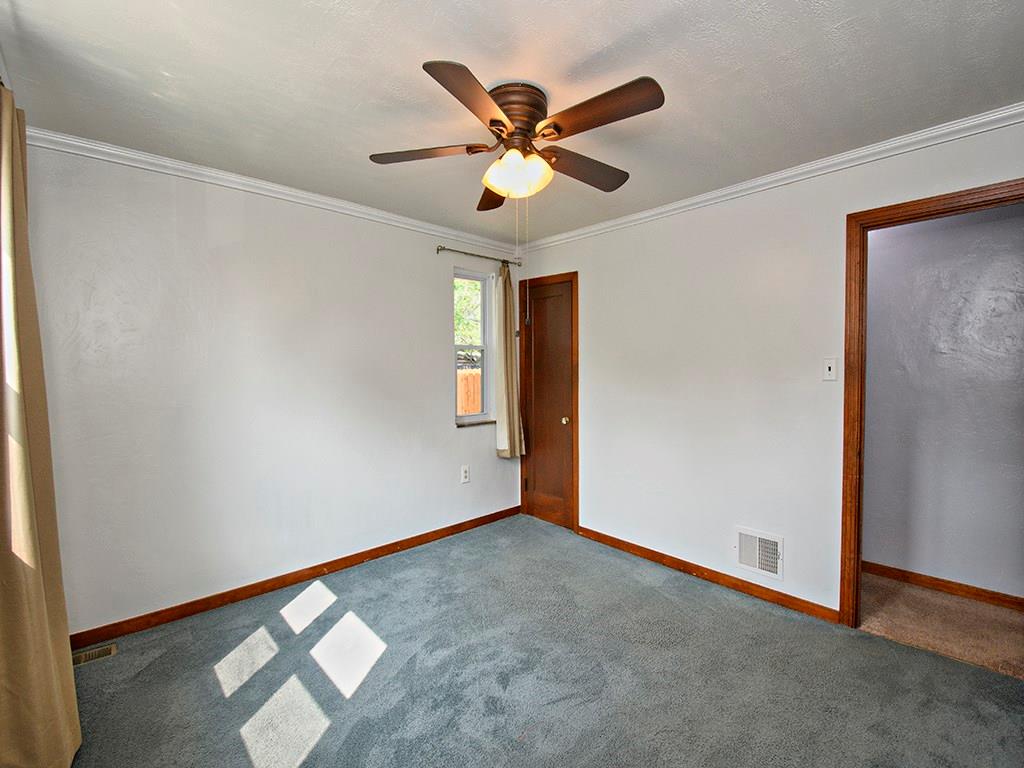 135 Harding Road Pittsburgh, PA 15229 - Photo 11 of 21 Gallery Image 11