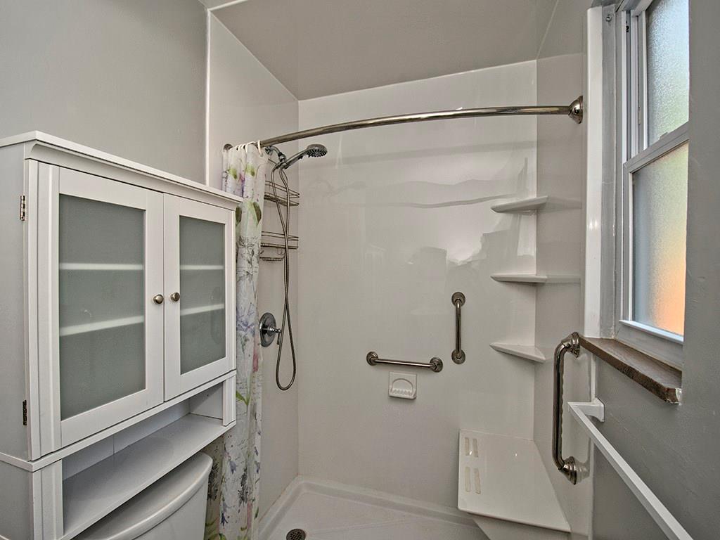 135 Harding Road Pittsburgh, PA 15229 - Photo 14 of 21 Gallery Image 14