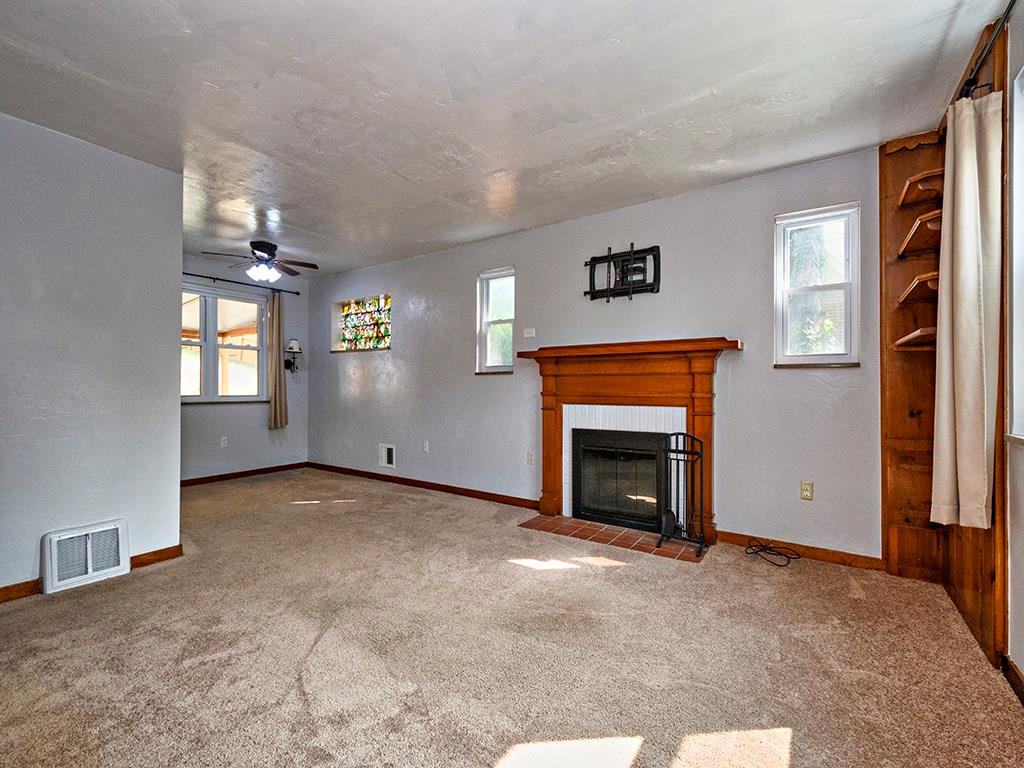 135 Harding Road Pittsburgh, PA 15229 - Photo 6 of 21 Gallery Image 6
