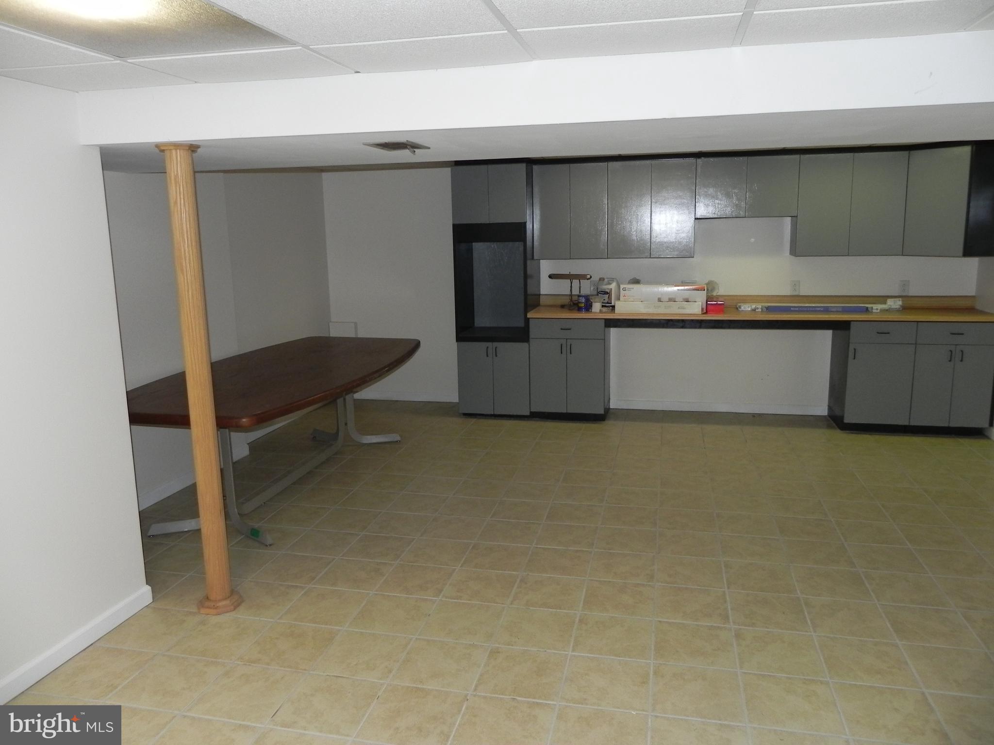 3014 Elm Road Reading, PA 19605 - Photo 27 of 32 Workshop