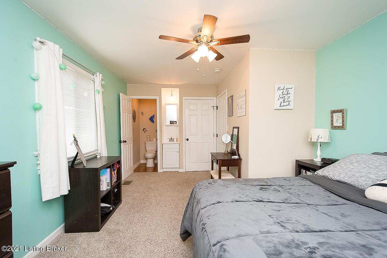 6410 Fernview Road Louisville, KY 40291 - Photo 23 of 43 Bedroom 3