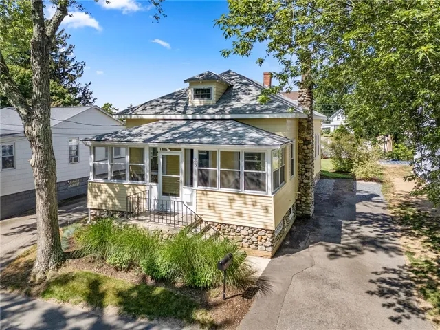 $3,200 | 83 Spring Avenue, Barrington, RI 02806