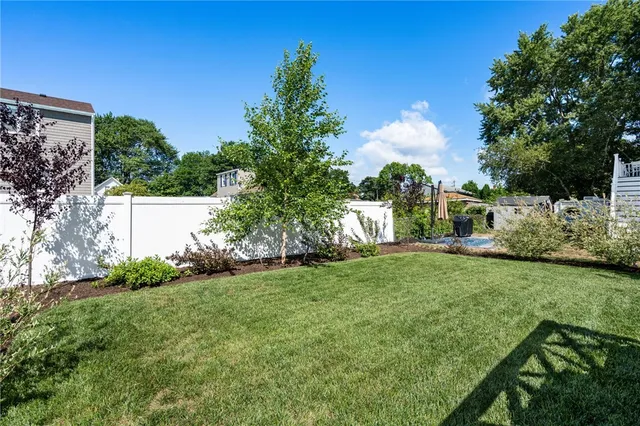 $3,200 | 83 Spring Avenue, Barrington, RI 02806