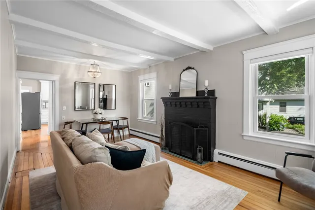 $3,200 | 83 Spring Avenue, Barrington, RI 02806