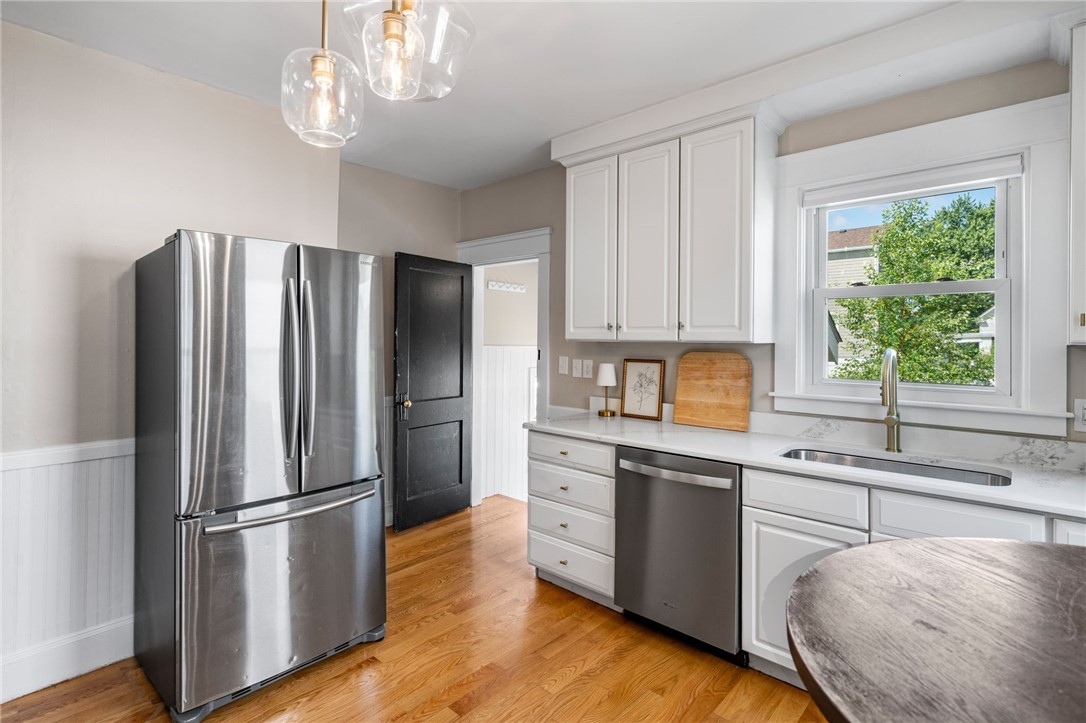 83 Spring Avenue Barrington, RI 02806 - Photo 8 of 25