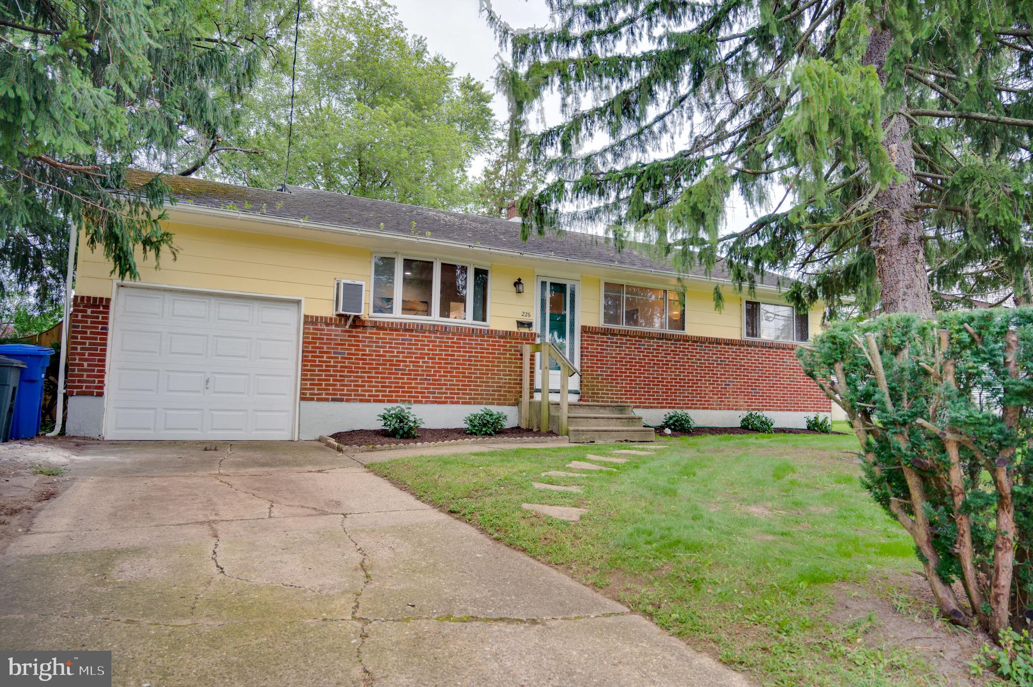 226 Ivy Road Beverly, NJ 08010 - Photo 1 of 24