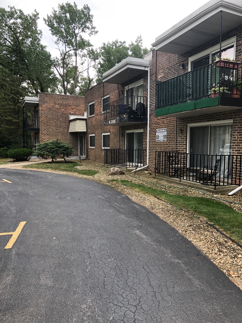 2807 Willow Road, Unit 107 Homewood, IL 60430 - Photo 3 of 10