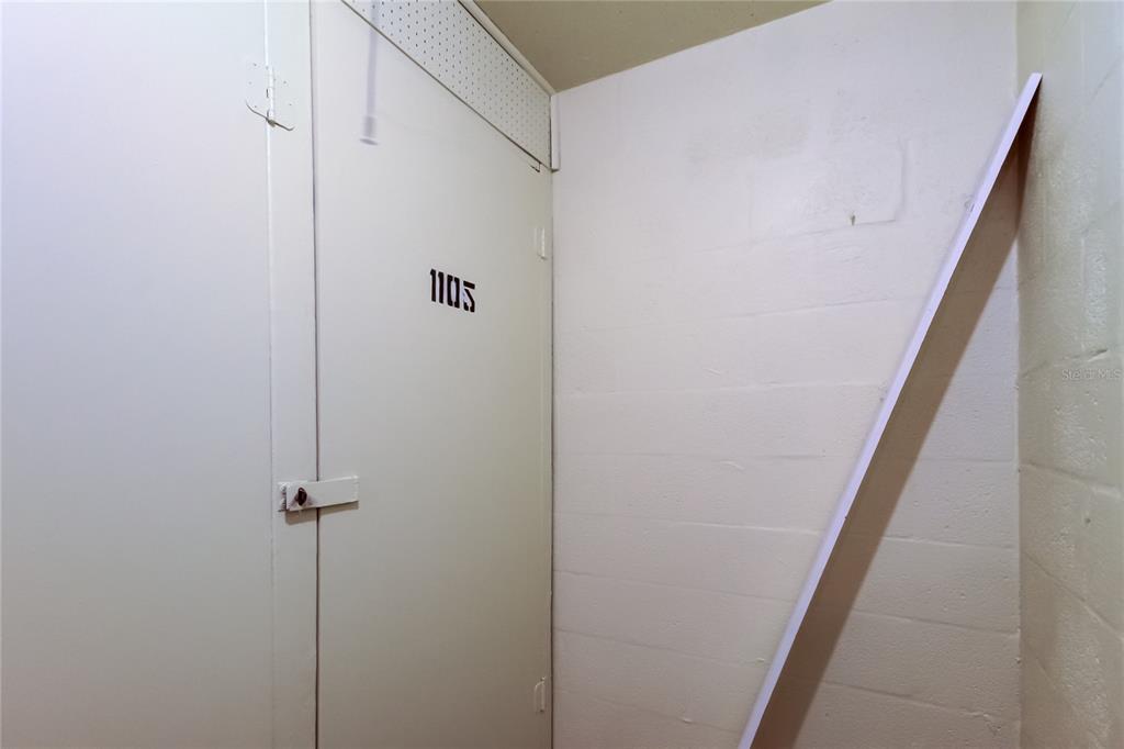 4775 Cove Circle, Unit 1105 St. Petersburg, FL 33708 - Photo 23 of 40 a bathroom with a shower