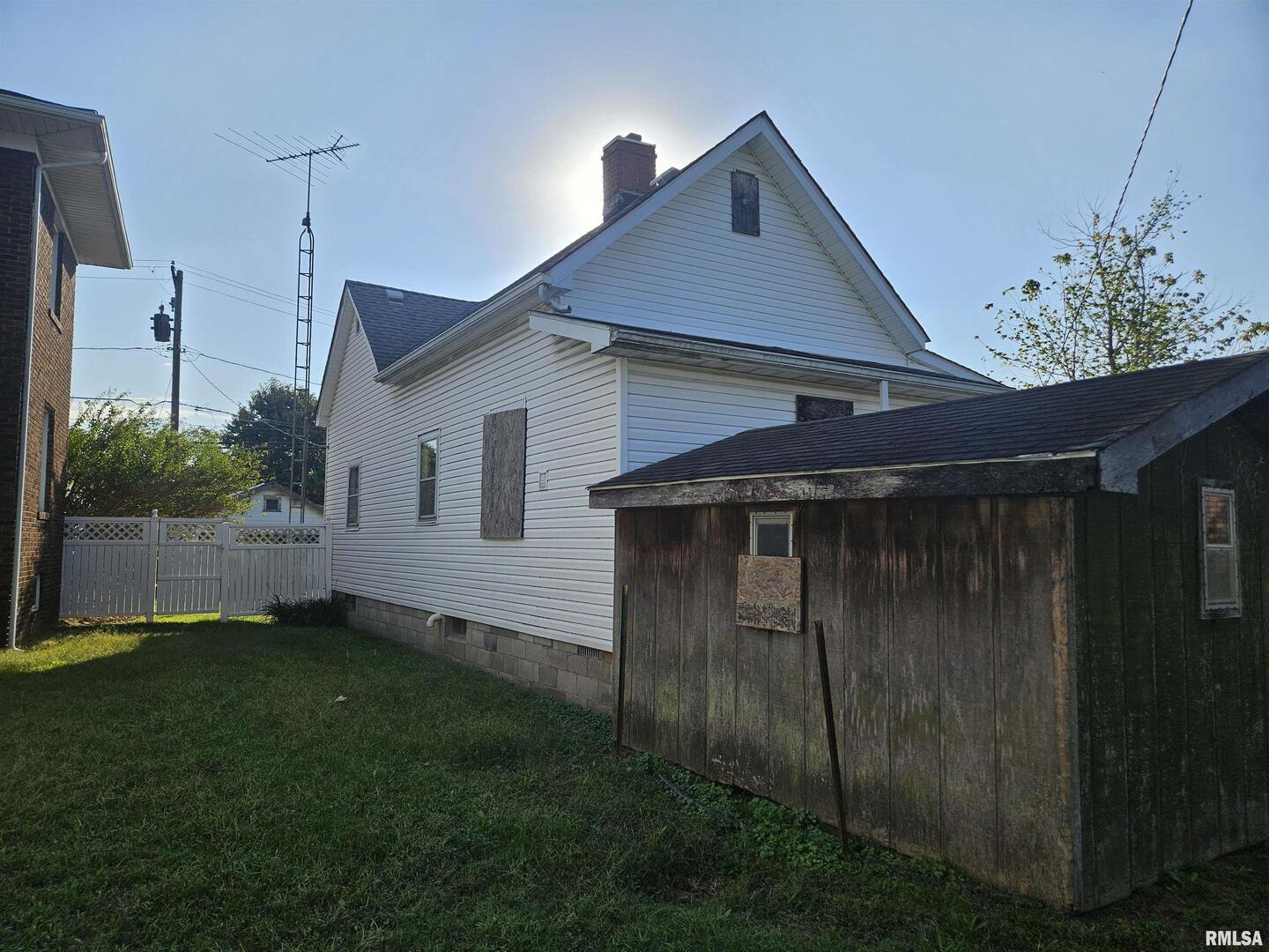 1105 Organ Street Eldorado, IL 62930 - Photo 5 of 18