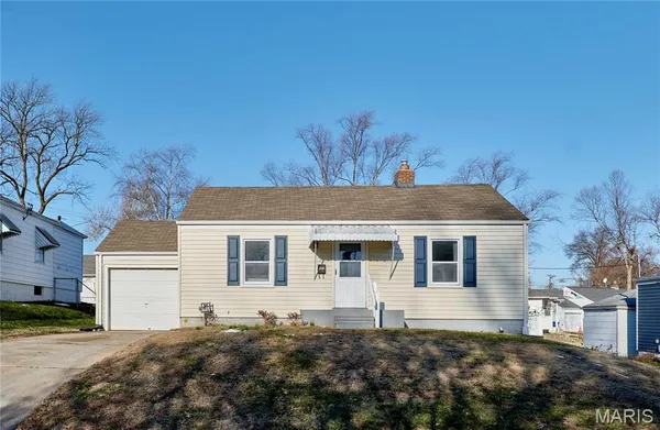 $1,450 | 3135 La Vista Drive, St. Ann, MO 63074