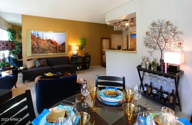 $1,677 | 28575 North Black Cyn Highway, Unit 2, Phoenix, AZ 85085