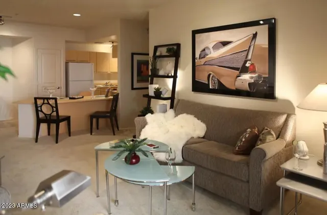 $1,677 | 28575 North Black Cyn Highway, Unit 2, Phoenix, AZ 85085