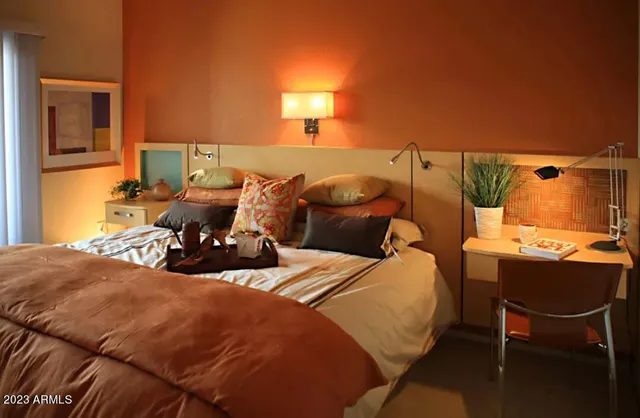 $1,677 | 28575 North Black Cyn Highway, Unit 2, Phoenix, AZ 85085