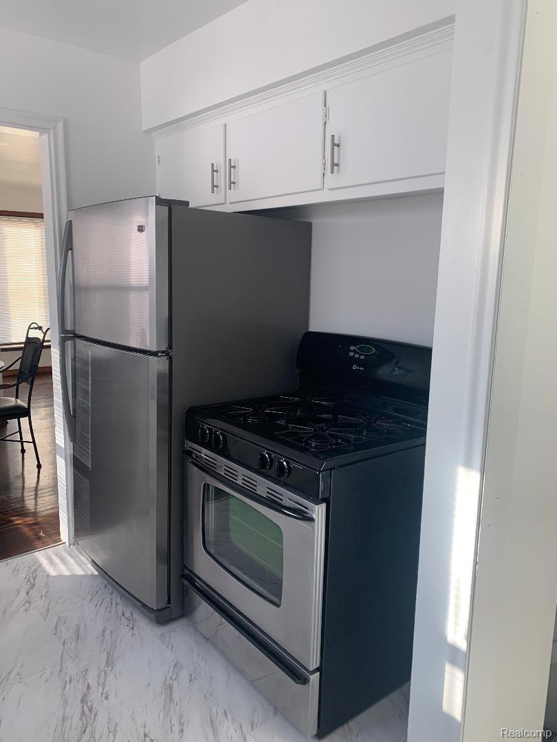 17594 Evergreen Road Detroit, MI 48219 - Photo 11 of 19 Kitchen 3.jpg