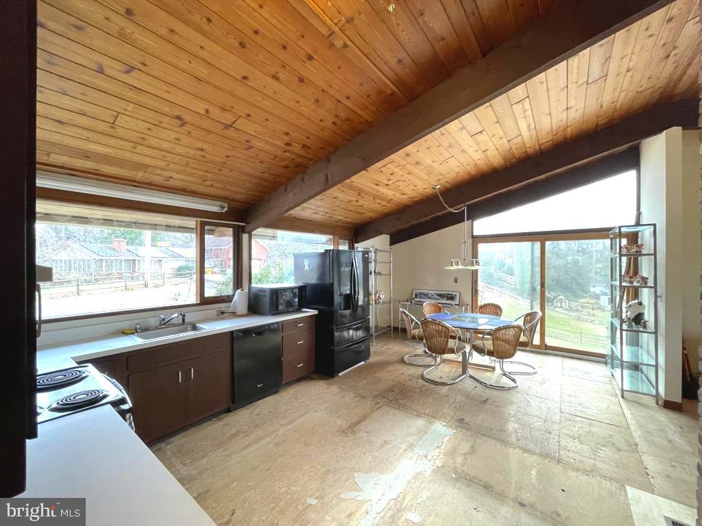 2724 Cedar Drive Riva, MD 21140 - Photo 7 of 24 Huge Kitchen w/Ample Table Space