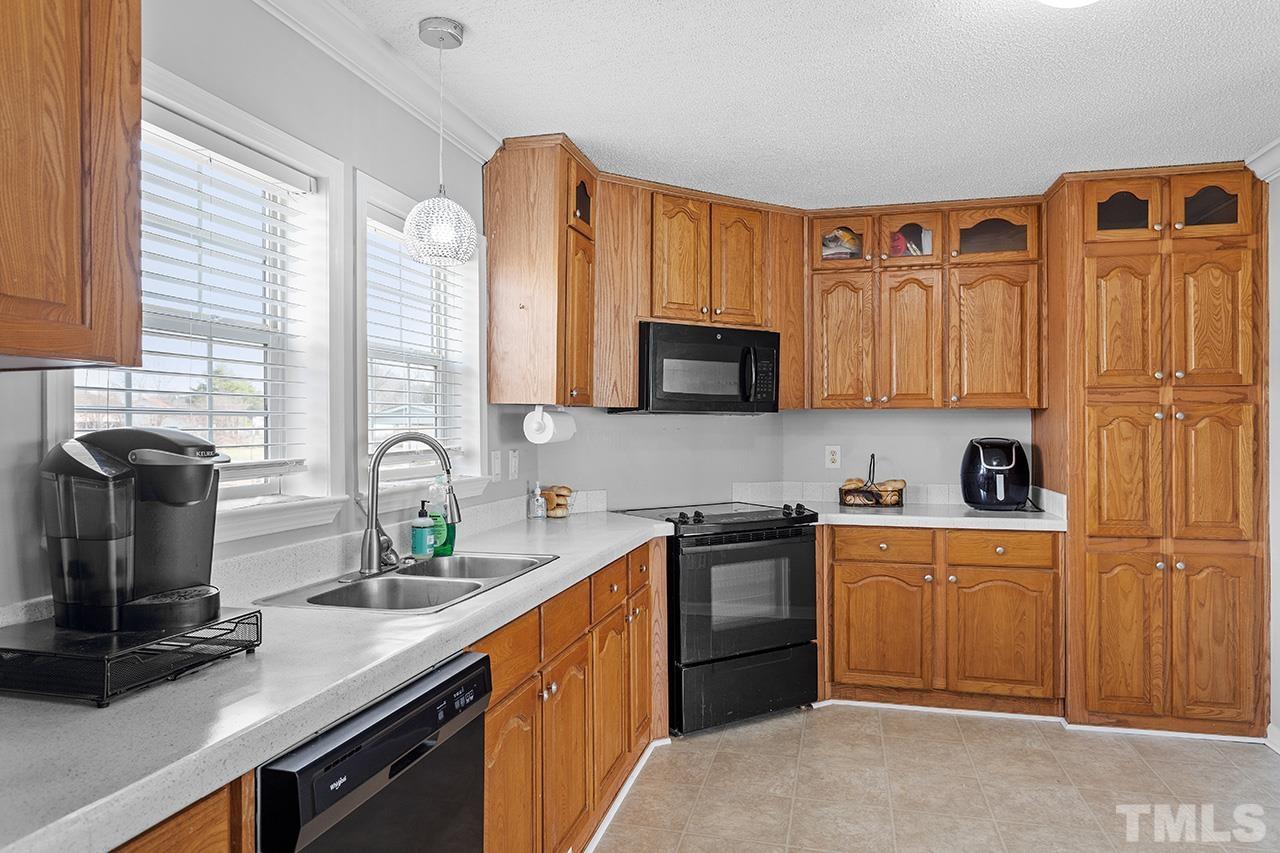 307 Lucas Road Dunn, NC 28334 - Photo 8 of 24 Gallery Image 8
