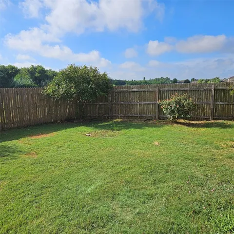 $1,775 | 727 Luna Vista Drive, Hutto, TX 78634