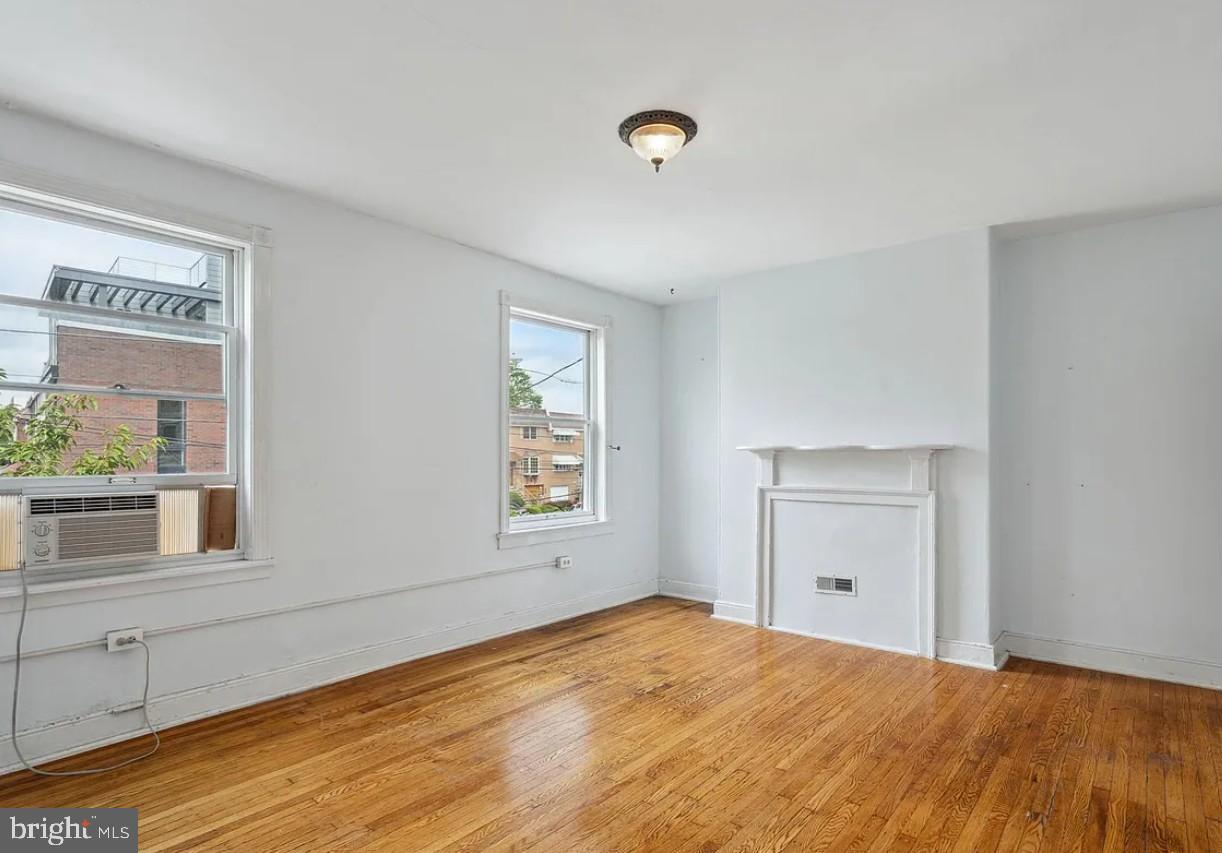 803 North 5th Street Philadelphia, PA 19123 - Photo 13 of 19 a view of an empty room with a window
