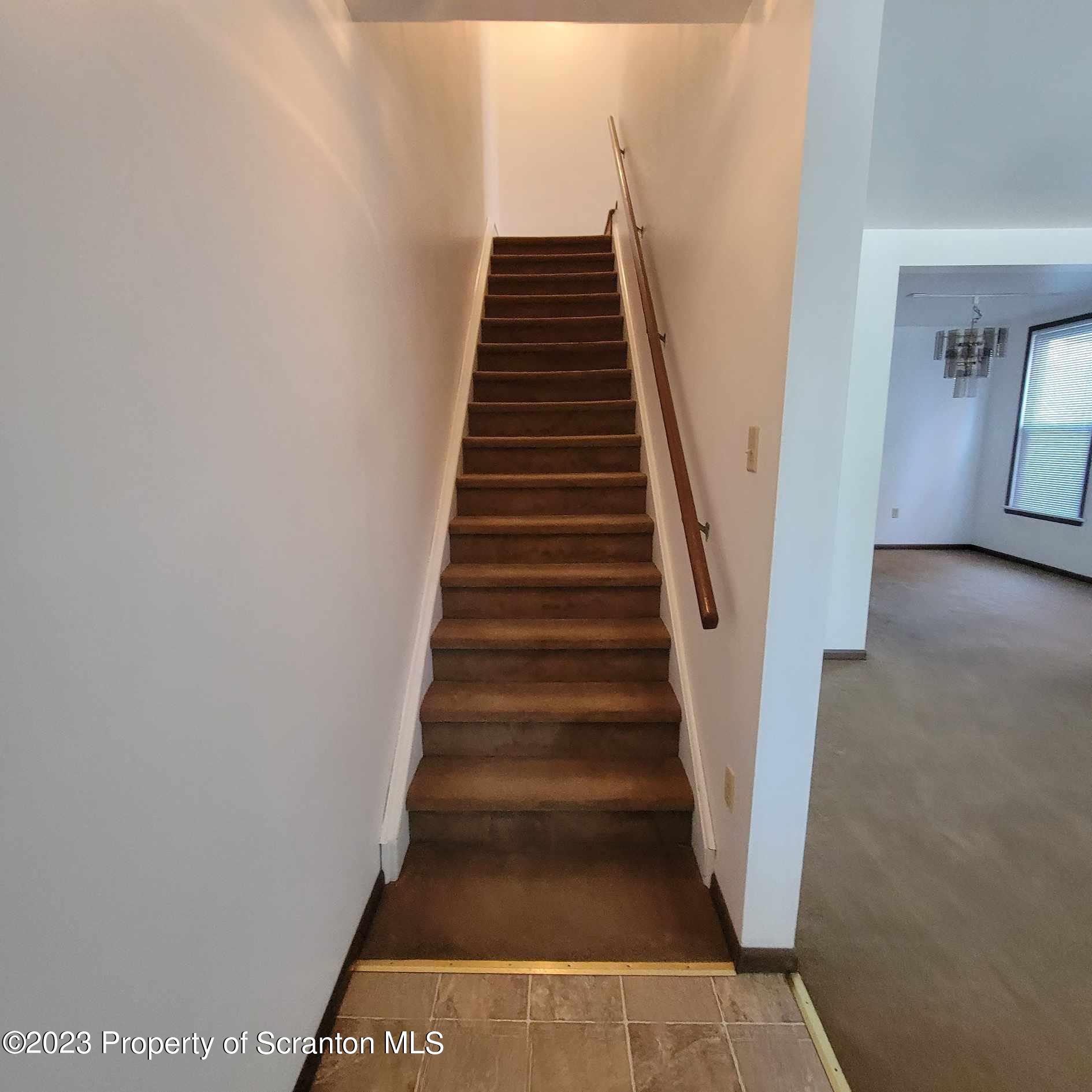 648 Prescott Avenue Scranton, PA 18510 - Photo 14 of 25 a view of entryway